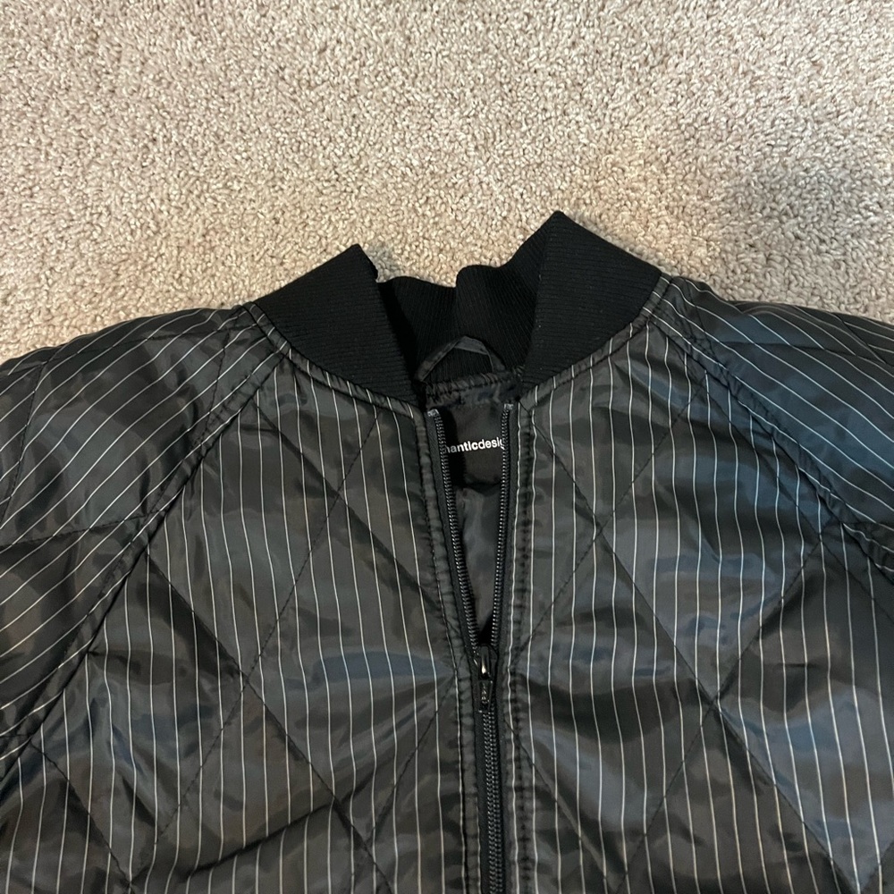 ▪️SEMANTIC DESIGN: Men’s size M, black & white pinstripe bomber zip-up jacket▪️ - Picture 4 of 8